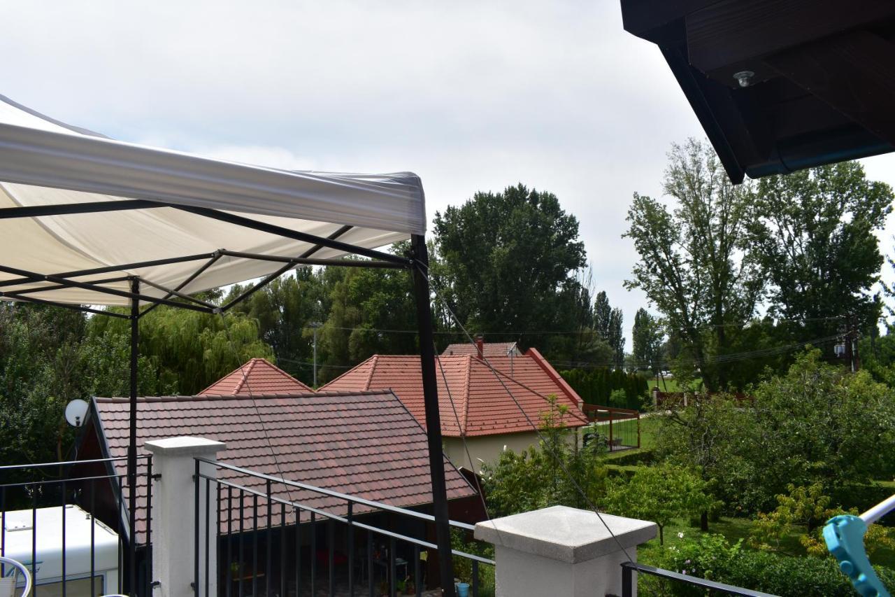Sziget Vendeghaz * Szigliget